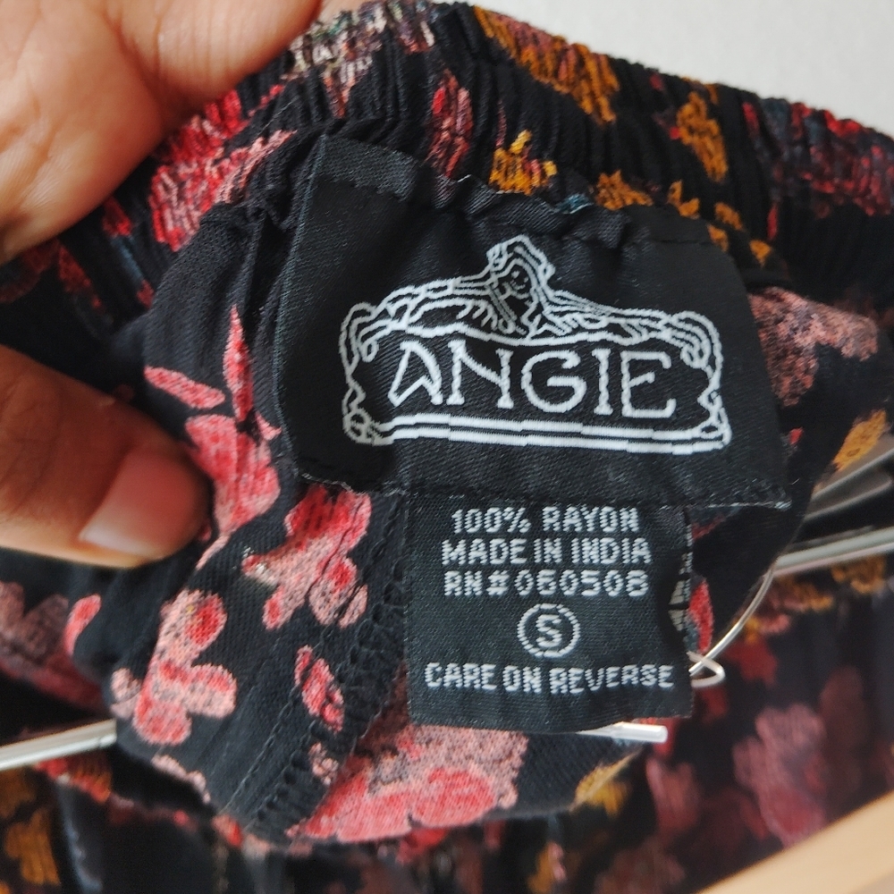 Angie Floral Ruffle Shorts - Picture 4 of 5